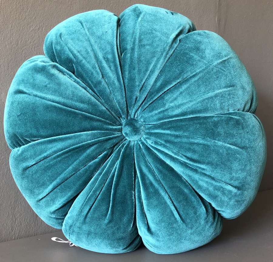 Velvet flower cushion